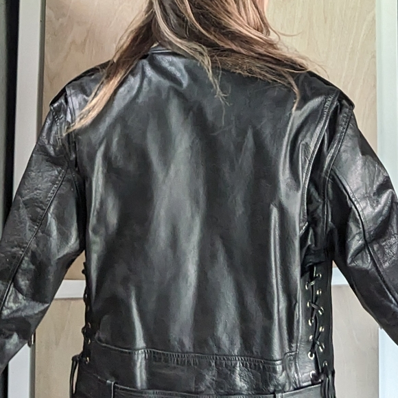 Size small real leather jacket - Picture 4 of 5